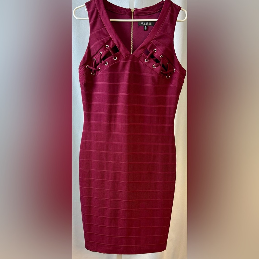 GUESS Bodycon Bandage Dress Lace-Up Cut Out Exposed Zipper Size 10 Wine Color